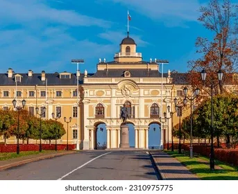 Где остановиться: от шумных улиц до спокойных набережных